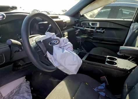 2022 Ford Explorer Police Interceptor z USA, uszkodzony, nr VIN 1FM5K8AB8NGA31070